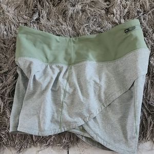 Lululemon size 4